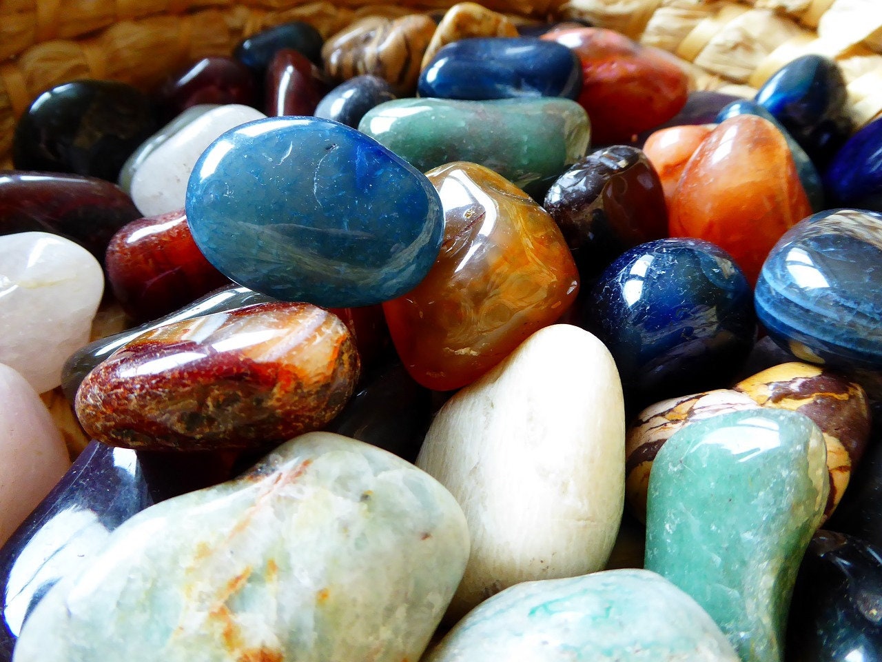 Altar Stone - Creates A Powerful Altar For Stronger Spells and Bonding Many USES! Brand New Casting! 1 Stone Random Color